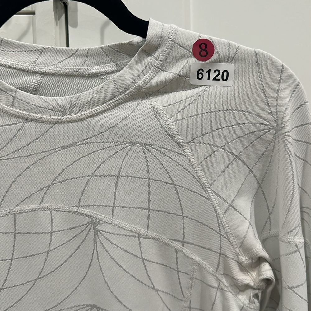(6119/6120)  🍋 RARE LULULEMON Long Sleeve Sz 8 **RARE** - Picture 8 of 9
